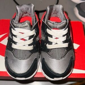 Nike huarache size 4c